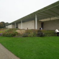 Het is niet zo dat er de afgelopen jaren geen aandacht was voor het werk van Mark Manders (1968). In 2020 was er nog een overzichtspresentatie in het Bonnefantenmuseum: The [&hellip;]