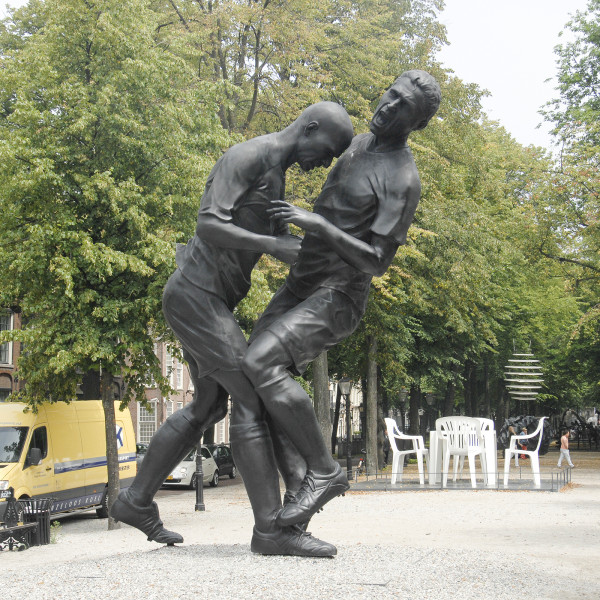 Adel Abdessemed - Coup de Tete (kopstoot) - Brons