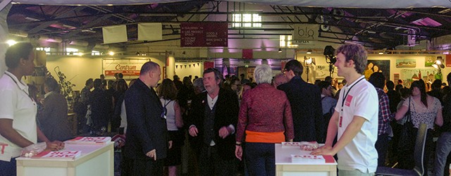 Evenals vorig jaar streek de Affordable Art Fair neer in mijn huidige woonplaats. Vorig jaar vond deze plaats aan de andere zijde van de stad, nu zijn we beiden verhuisd naar andere [&hellip;]