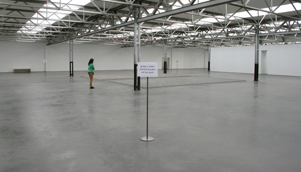 Ai Weiwei - 5000 kg Sunflower Seeds - Beschilderd porselein, twee aparte werken van elk 5000 kg Ai Weiwei - 5000 kg Sunflower Seeds - Beschilderd porselein, twee aparte werken van elk 5000 kg