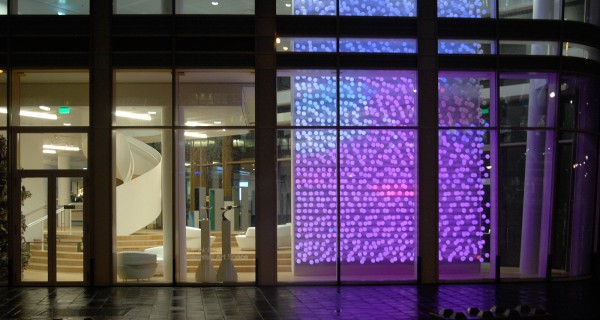 Allard van Hoorn - Skies over Snaefell - 480x750cm 1792 LED's, aluminium panelen, computer en software, 2012