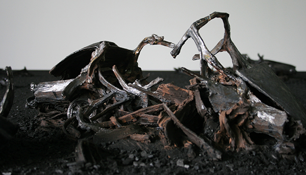 Anne Wenzel - Heaven - Keramiek, houtskool, verf en hout (detail)