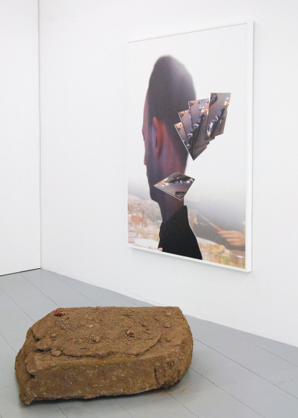 Anne de Vries - Art Roguebrun - 98x58x30cm Aarde, piepschuim, bierdopje en metaal & Interface, II Casolare - 164x124cm Digitale prints met digitale uitsnedes