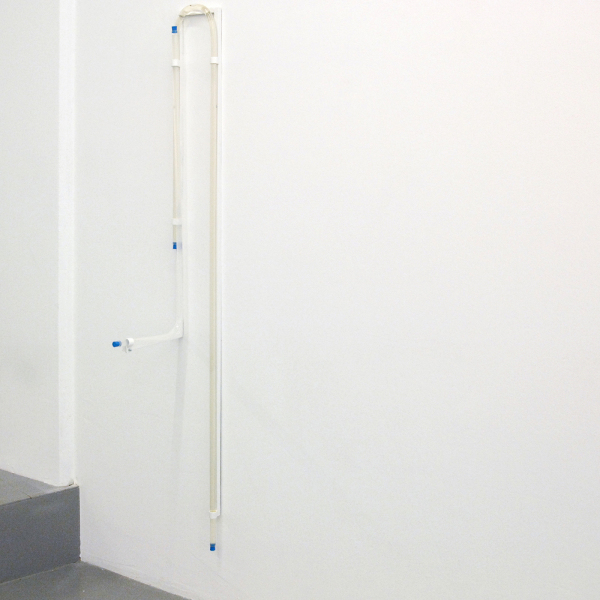 Anne de Vries - At Fit 4 Free II - 194x25x19cm Arizone green ice tea, Powergrade Lime, acrylaat buizen, rubberen dopjes roestvrijstaal en verf