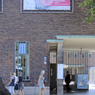 Als mij gevraagd werd waarom mijn eigen schilderwerk niet om het schilderen gaat, antwoordde ik tot voor kort altijd dat Chinezen beter kunnen schilderen. Chinezen kunnen alles moeiteloos tot in [&hellip;]