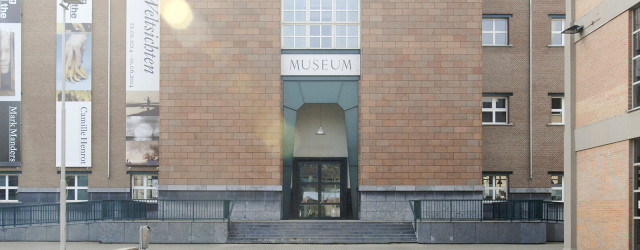 Als het museum een mausoleum is, een sarcofaag van het verleden, wat is dan de noodzaak van het bestaan ervan? Niet zo zeer in functionele zin, het bewaren van kunstvoorwerpen, [&hellip;]