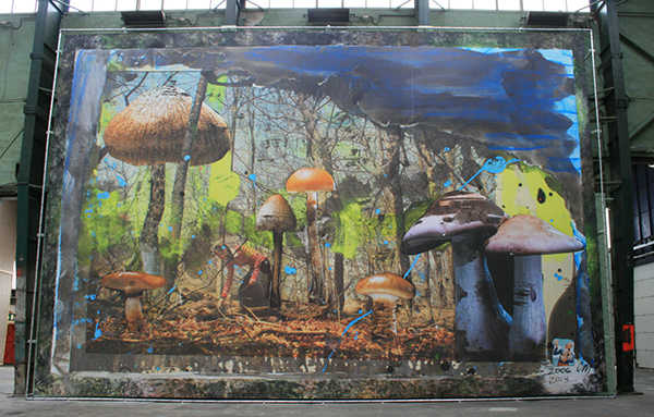 Chris Martin - Mushroom Hunter - Acrylverf, gelmedium, Aquq Ron-Glo en collage op bedrukt vinyl