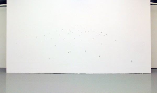 Claire Harvey - Sticky Water - Installatie met acrylverf op Scotch tape