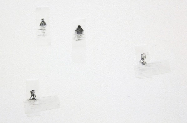 Claire Harvey - Sticky Water - Installatie met acrylverf op Scotch tape (detail)