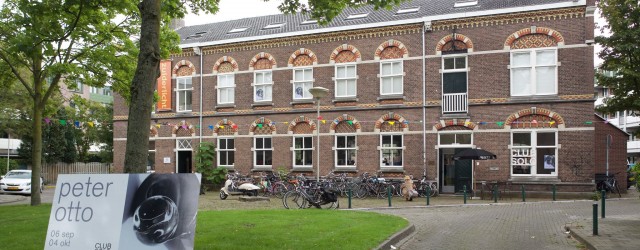 Peter Otto (1955) is zo’n kunstenaar die eigenlijk alle media gebruikt zonder dat het ene voor het andere onderdoet. Hij schildert, aquarelleert, tekent, blaast glas en maakt sculpturen. Allemaal hebben [&hellip;]