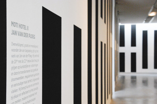 Jan van der Ploeg - Onbekende titel - Acrylverf op wand