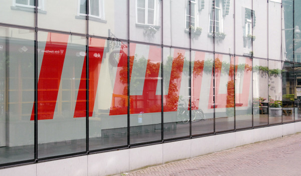 Jan van der Ploeg - Onbekende titel - Acrylverf op wand