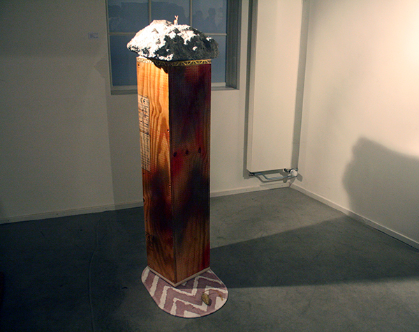 Daan Gielis - Concrete (op sokkel) - 70x70x140cm Beton, hout, papier en lak