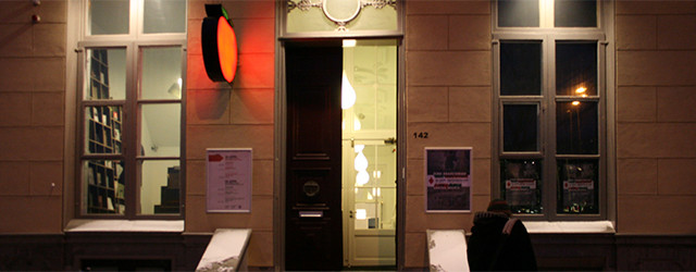 Ieder museum heeft er zo ongeveer wel last van, van die schilderijen in de collectie die je niet mag of kan wegdoen maar die je niet toont omdat ze simpelweg [&hellip;]