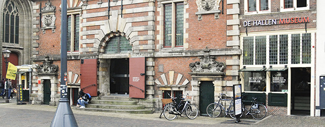 De lucht, blauwe ruimte met zo hier en daar een vormeloze witte veeg, of een driegende diepte en duister van de nacht. Het is dan ook niet vreemd dat er [&hellip;]