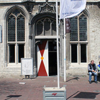 De Vleeshal lijkt buiten haar modernismereeks (hier en hier) ook bezig te zijn met een reeks presentaties die zich bezig houden met presentaties. Want Falke Pisano en Yona Friedman & [&hellip;]