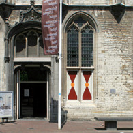 Van alle kunst die door musea wordt aangekocht is doorgaans maar een pijnlijk klein percentage zichtbaar. Dat heeft vele diverse redenen maar het blijft jammer dat er grote hoeveelheden goede [&hellip;]