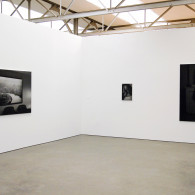 Over Dirk Braeckman (1958) heb ik al eens eerder iets geschreven in relatie tot zijn presentatie bij De Appel. Daar heb ik in feite weinig op aan te vullen. De rede dat [&hellip;]