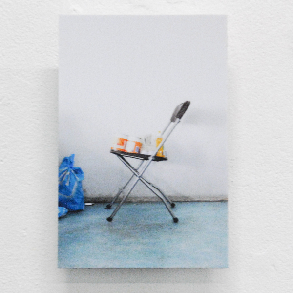 Doris Jongerius - Untitled (From the series 'A sense of home') - 15x10cm Epson inkjet print op dibond