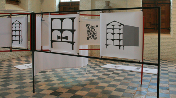 Falke Pisano - The Body In Crisis (Housing, Treating and Depicting) - Sculpturaal werk, installatie met twee video's_2 Falke Pisano - The Body In Crisis (Housing, Treating and Depicting) - Sculpturaal werk, installatie met twee video's