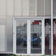 Aan het werk van sommige kunstenaars zou iedere vorm van uitleg een belediging zijn. Lieven Hendriks (1970) is zo’n kunstenaar over wiens werk weinig uit te leggen valt. Het zijn [&hellip;]