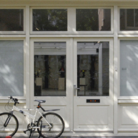 Al jaren is Charles Avery (1973) bezig zijn eigen wereld ‘The Island’ te scheppen. Het principe is eenvoudig, het lijkt op onze wereld maar is het niet. Sommige dingen zijn [&hellip;]