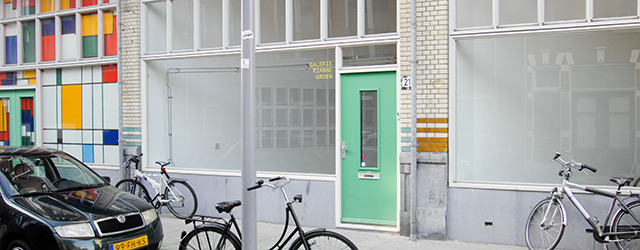 Als kunstenaar moet je een beetje gek zijn. De weg van het beginnen aan een kunstwerk tot het voltooien ervan is soms vergelijkbaar met een martelgang of bijna zinloos monnikenwerk. [&hellip;]