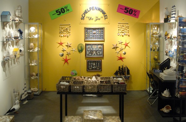 Guillaume Bijl - Schelpenwinkel De Zee - Installatie, 2014