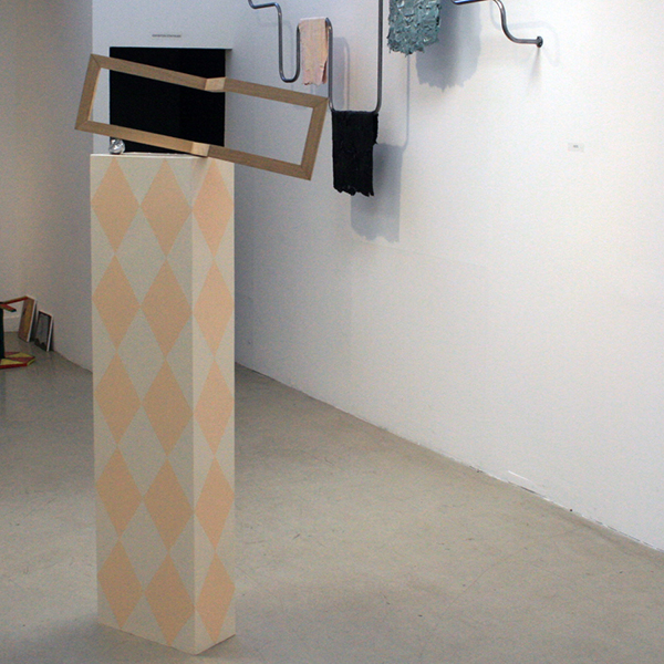 Hanae Wilke - Captain of Space, Admiral of the Abyss II - Eikenhout, klei, silververnis, MDF en verf