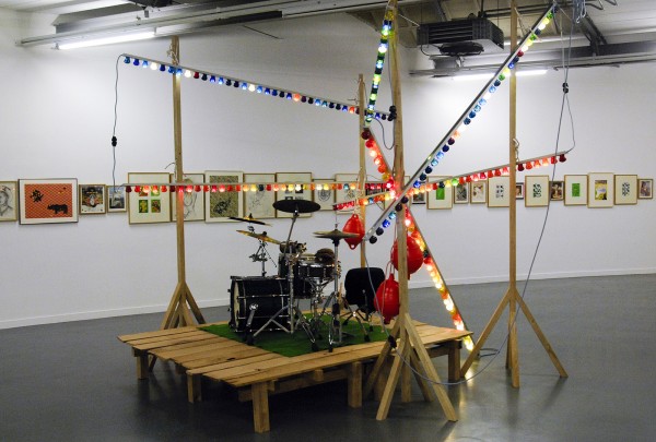 Hidde van Schie - Kit - Eiken statieven, eiken podium, lichtelementen en touw