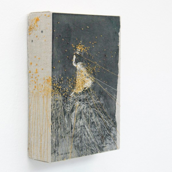 Hinke Schreuders - Works on paper #42 (In de Zeewind)- Garen, kralen en papier op doek (detail)