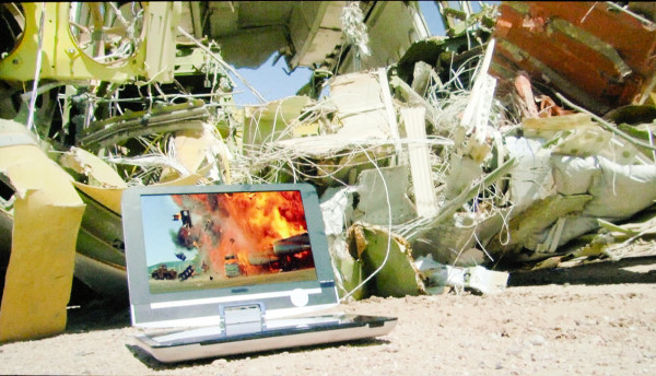 Hito Steyerl - In Free Fall - 30minten HDV filmloop