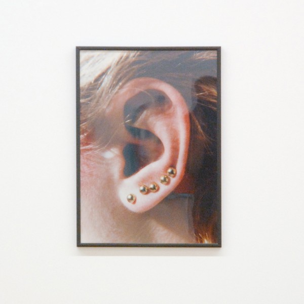 Isa Genzken - Ohren - Chromogene kleurendruk