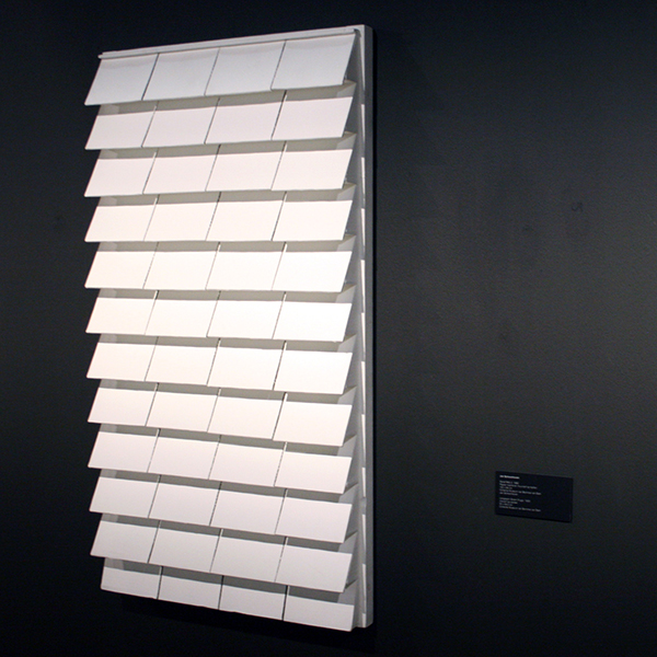 Jan Schoonhoven - Relief R85-3 - 122x66cm Papier mache en muurverf op karton