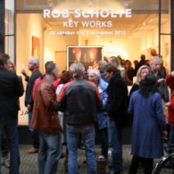 Ik weet niet of het ooit al gezegd is, maar de schilderwerken van Rob Scholte (1958) zijn elegant. Voor mij was dit de eerste confrontatie met schilderwerk van zijn hand en [&hellip;]