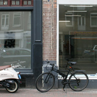 In 2009 zat ik in het derde jaar van de academie. We kregen een week lang een workshop verzorgd door studenten van de rijksakademie. Ik deed toen mee aan de [&hellip;]