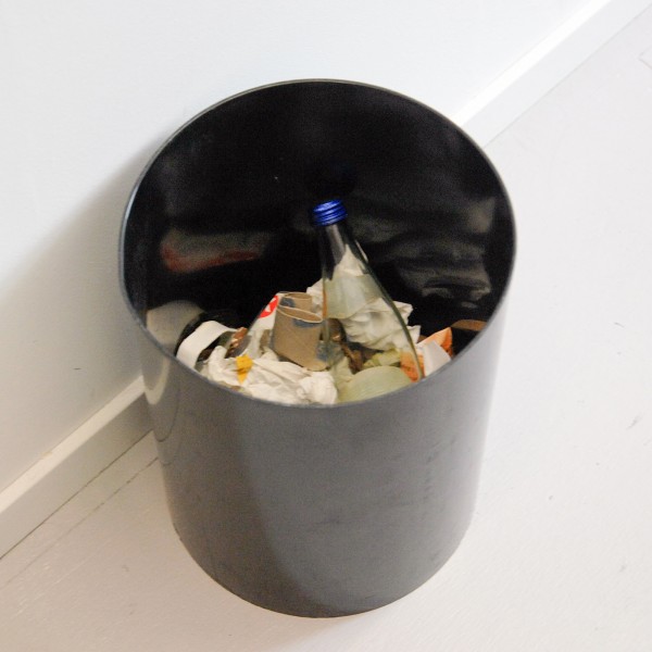 Johann Arens - How to handle this - Installation (detail)