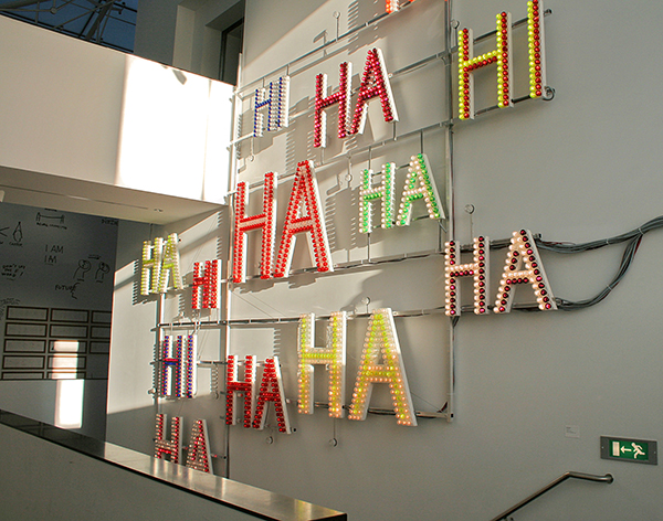 John Kormeling - HI HA - Metaal en lampen