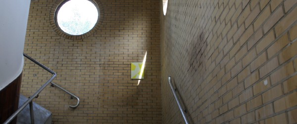 Op uitnodiging van Just en natuurlijk omdat het fijn is nieuwe plekken te vinden waar ook kunst te zien is, ben ik naar Station Rotterdam Noord gegaan. Het is een [&hellip;]