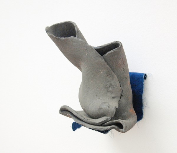 Katinka Bock - Gurdulu and Montizul - Keramiek, jeans en ijzer, 2014