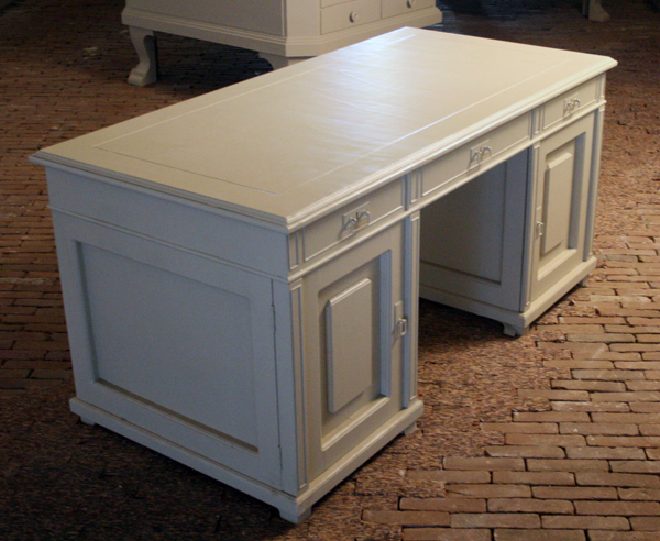 Kevin van Braak - Histroy is made out of shades of grey (Stalin uit zijn bunker) - Hout en polyurethaan coating Kevin van Braak - Histroy is made out of shades of grey (Stalin uit zijn bunker) - Hout en polyurethaan coating