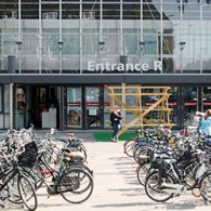 Waarvoor ga je als kunst geïnteresseerde naar een beurs? Dat vroeg ik mij gisteren op de terugweg naar huis af. Ik had die dag zowel de KunstRai als Amsterdam Art [&hellip;]