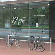 Kunst is altijd gekoppeld aan de cultuur waar ze uit voortkomt. Deze is gevormd door haar geschiedenis, haar taal, haar waarden en normen. Afijn, weinig nieuws onder zon wat dat [&hellip;]