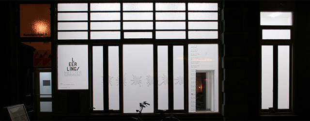 Om even te generaliseren, op het moment dat kunstenaars het in hun werk over het ‘ik’ gaan hebben, wordt het meestal therapeutisch werk. Bij veel vrouwelijke kunstenaars krijgt dat een [&hellip;]