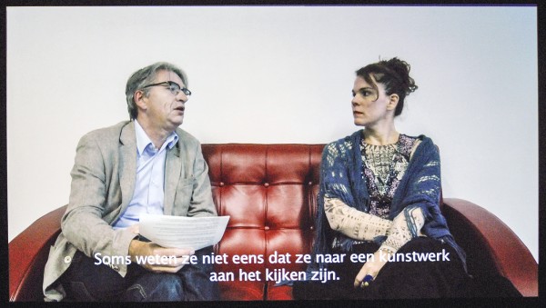 Laura Lima - To Age - Make up bij museumdirecteur die haar interviewt