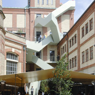 Liste is de beurs in Basel voor jonge galeries en steeds meer de galeries die al even niet meer de jongste zijn, maar qua programma toch het meeste bij Liste thuishoren. [&hellip;]