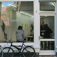 Als je niet weet wat je moet doen, dan begin je met hetgeen je kent. Soms hoeft het allemaal niet zo conceptueel doordacht te zijn van te voren, dat gebeurt [&hellip;]