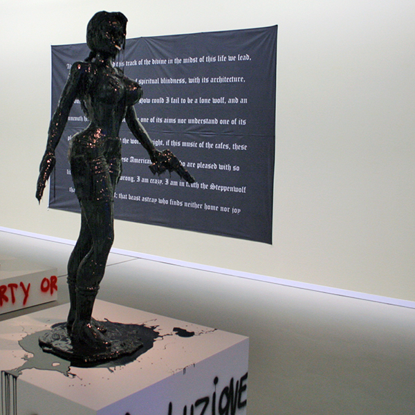 Marc Bijl - La revolutionaire sieme noi - Polyester Lara Croft en teer Marc Bijl - La revolutionaire sieme noi - Polyester Lara Croft en teer