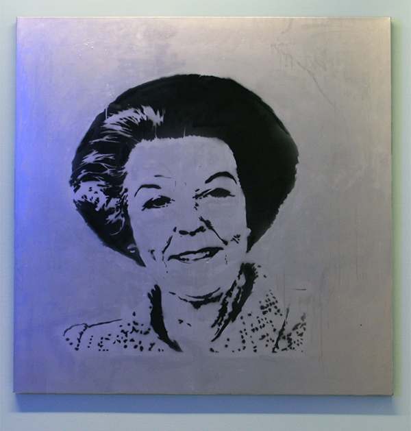 Marc Bijl - The Fundaments of Painting (Influential Dutch Thinkers, Beatrix) - Zilververf en spuitbus op doek Marc Bijl - The Fundaments of Painting (Influential Dutch Thinkers, Beatrix) - Zilververf en spuitbus op doek