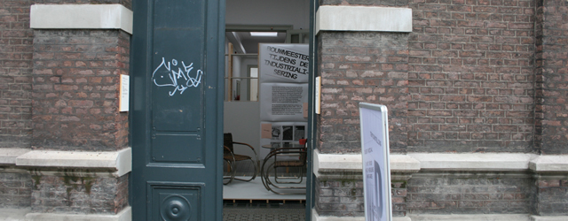 Een verzameling kunst is nooit zo maar een verzameling artefacten. Deze bevind zich in een context die zowel door de verzamelaar, de plaats, als de tijd gevormd wordt. De mode [&hellip;]